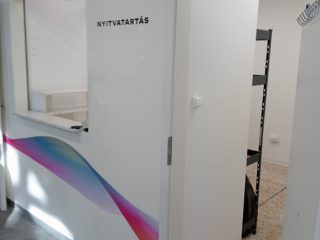 Kiadó 6 m²-esüzlet üzletházban XIX. Kerület (Központ) , Kossuth Lajos utca: 140'000 Ft