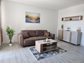 Kiadó 50 m²-estársasházi lakás XIX. Kerület (Központ) , Vak Bottyán út: 330'000 Ft