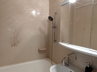 Kiadó 59 m²-estársasházi lakás XIX. Kerület (Lakótelep) , Csokonai utcában: 280'000 Ft