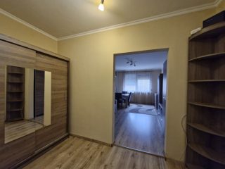 Kiadó 59 m²-estársasházi lakás XIX. Kerület (Lakótelep) , Csokonai utcában: 280'000 Ft