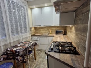 Kiadó 59 m²-estársasházi lakás XIX. Kerület (Lakótelep) , Csokonai utcában: 280'000 Ft