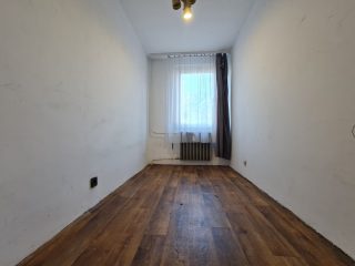 Eladó 73 m²-estársasházi lakás XIX. Kerület (Lakótelep) , Fő utca: 83'900'000 Ft