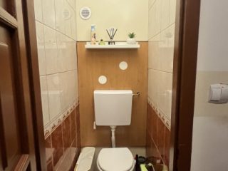 Eladó 74 m²-estársasházi lakás XIX. Kerület (Lakótelep) , Önkormányzat közelében: 89'900'000 Ft
