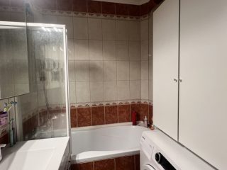 Eladó 74 m²-estársasházi lakás XIX. Kerület (Lakótelep) , Önkormányzat közelében: 89'900'000 Ft