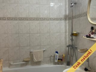 Eladó 82 m²-estársasházi lakás XIX. Kerület (Lakótelep) , Templomtér közelében: 94'900'000 Ft