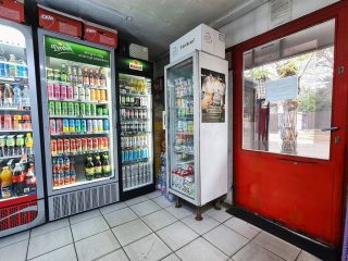 Eladó 33 m²-esüzlethelyiség utcai bejárattal XIX. Kerület (Óváros) , Hunyadi utca: 27'000'000 Ft