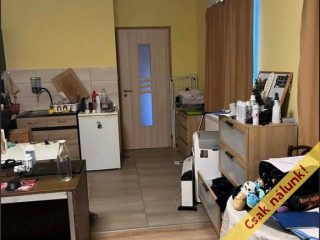 Eladó 270 m²-escsaládi ház XIX. Kerület (Óváros) , Óváros utca: 260'000'000 Ft