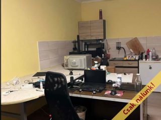 Eladó 270 m²-escsaládi ház XIX. Kerület (Óváros) , Óváros utca: 260'000'000 Ft