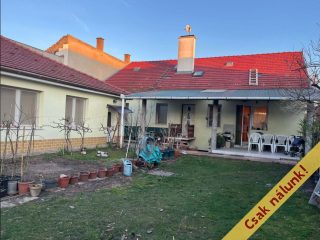 Eladó 270 m²-escsaládi ház XIX. Kerület (Óváros) , Óváros utca: 260'000'000 Ft