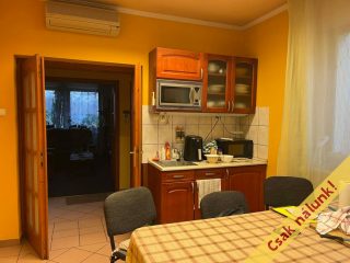 Eladó 270 m²-escsaládi ház XIX. Kerület (Óváros) , Óváros utca: 260'000'000 Ft