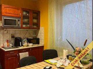 Eladó 270 m²-escsaládi ház XIX. Kerület (Óváros) , Óváros utca: 260'000'000 Ft