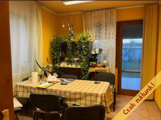 Eladó 270 m²-escsaládi ház XIX. Kerület (Óváros) , Óváros utca: 260'000'000 Ft