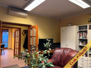 Eladó 270 m²-escsaládi ház XIX. Kerület (Óváros) , Óváros utca: 260'000'000 Ft