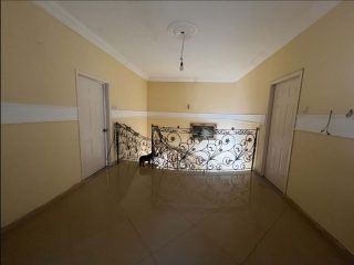 Eladó 350 m²-escsaládi ház XIX. Kerület (Óváros) , Templom tér mögötti utca: 179'999'000 Ft