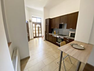 Eladó 57 m²-estársasházi lakás XV. Kerület (15) , Pázmány Péter utca: 63'000'000 Ft