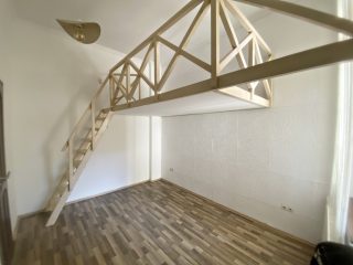 Eladó 57 m²-estársasházi lakás XV. Kerület (15) , Pázmány Péter utca: 63'000'000 Ft