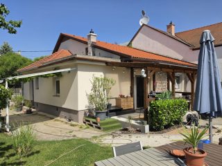 Eladó 80 m²-escsaládi ház XV. Kerület (Rákospalota-Kertváros) , Alag utca: 119'900'000 Ft