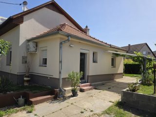 Eladó 80 m²-escsaládi ház XV. Kerület (Rákospalota-Kertváros) , Alag utca: 126'000'000 Ft