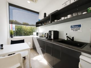 Kiadó 424 m²-esegyéb üzlethelyiség XV. Kerület (Rákospalota-Kertváros) , Felsőkert utca: 1'800'000 Ft