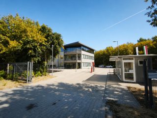 Kiadó 424 m²-esegyéb üzlethelyiség XV. Kerület (Rákospalota-Kertváros) , Felsőkert utca: 1'800'000 Ft