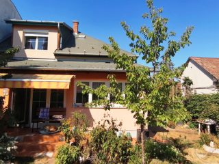 Eladó 120 m²-escsaládi ház XV. Kerület (Rákospalota-Kertváros) , Rakospalota-Kertváros: 122'650'000 Ft