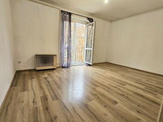 Eladó 34 m²-estársasházi lakás XV. Kerület (Rákospalota) , Törökszegfű tér: 47'500'000 Ft