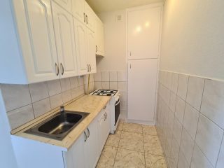 Kiadó 35 m²-estársasházi lakás XV. Kerület (Újpalota) , Erdőkerülő utca: 190'000 Ft