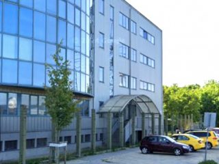 Kiadó 598 m²-esb kategóriás iroda XV. Kerület (Újpalota) , Késmárk utca: 2'148'633 Ft