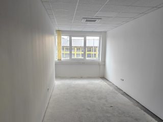 Kiadó 15 m²-esb kategóriás iroda XV. Kerület (Újpalota) , Késmárk utca: 48'090 Ft