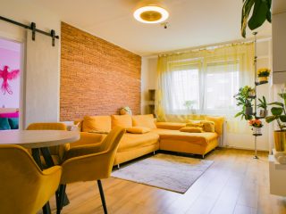 Eladó 61 m²-estársasházi lakás XV. Kerület (Újpalota) , Zsókavár utca: 74'000'000 Ft