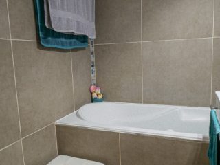 Eladó 61 m²-estársasházi lakás XV. Kerület (Újpalota) , Zsókavár utca: 74'000'000 Ft