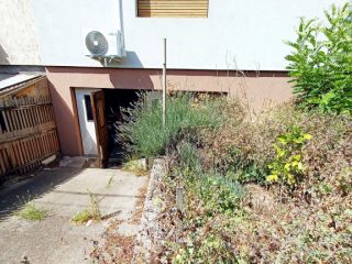 Eladó 75 m²-escsaládi ház XVI. Kerület (Árpádföld) , Állás utca: 99'000'000 Ft