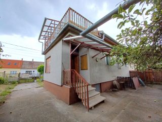 Eladó 75 m²-escsaládi ház XVI. Kerület (Árpádföld) , Állás utca: 99'000'000 Ft