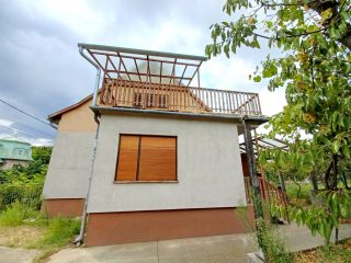 Eladó 75 m²-escsaládi ház XVI. Kerület (Árpádföld) , Állás utca: 99'000'000 Ft