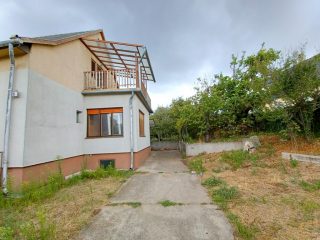 Eladó 75 m²-escsaládi ház XVI. Kerület (Árpádföld) , Állás utca: 99'000'000 Ft