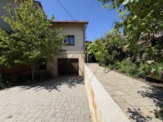 Eladó 272 m²-esikerház XVI. Kerület (Árpádföld) , Árpádföld: 144'900'000 Ft