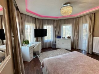 Eladó 138 m²-essorház XVI. Kerület (Árpádföld) , ÁrpádföldÖn lévő út: 175'800'000 Ft