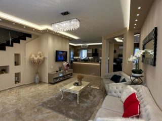 Eladó 138 m²-essorház XVI. Kerület (Árpádföld) , ÁrpádföldÖn lévő út: 175'800'000 Ft