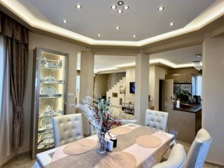 Eladó 138 m²-essorház XVI. Kerület (Árpádföld) , ÁrpádföldÖn lévő út: 175'800'000 Ft