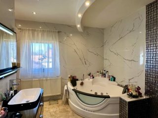 Eladó 138 m²-essorház XVI. Kerület (Árpádföld) , ÁrpádföldÖn lévő út: 175'800'000 Ft