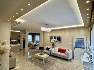 Eladó 138 m²-essorház XVI. Kerület (Árpádföld) , ÁrpádföldÖn lévő út: 175'800'000 Ft