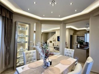 Eladó 138 m²-essorház XVI. Kerület (Árpádföld) , ÁrpádföldÖn lévő út: 175'800'000 Ft