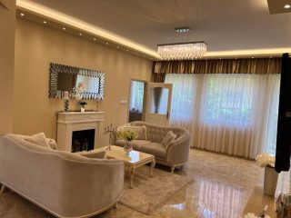 Eladó 138 m²-escsaládi ház XVI. Kerület (Árpádföld) , Budapesti út: 175'800'000 Ft