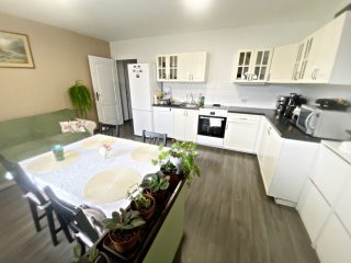 Eladó 120 m²-esikerház XVI. Kerület (Cinkota) , Szakoly utca: 139'000'000 Ft