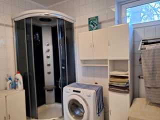 Eladó 229 m²-escsaládi ház XVI. Kerület (Cinkota) , Vidámvásár utca közeli utca: 229'000'000 Ft