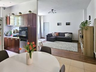 Eladó 54 m²-estársasházi lakás XVI. Kerület (Mátyásföld) , Hunyadvár utca környékén: 79'900'000 Ft
