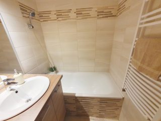 Eladó 48 m²-estársasházi lakás XVI. Kerület (Mátyásföld) , Jókai Lakótelep csendes részén: 62'900'000 Ft