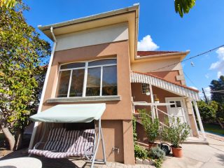 Eladó 140 m²-escsaládi ház XVI. Kerület (Mátyásföld) , Mátyásföld-Petőfikert utca: 232'900'000 Ft