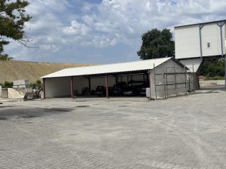 Eladó 4073 m²-eslogisztika - raktározás XVI. Kerület (Mátyásföld) , Sarjú utca: 400'000'000 Ft
