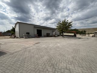 Eladó 4073 m²-eslogisztika - raktározás XVI. Kerület (Mátyásföld) , Sarjú utca: 400'000'000 Ft